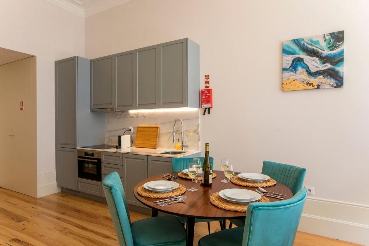Lovelystay - 2Br Flat With Ac In Duque De Loule Porto Exterior photo