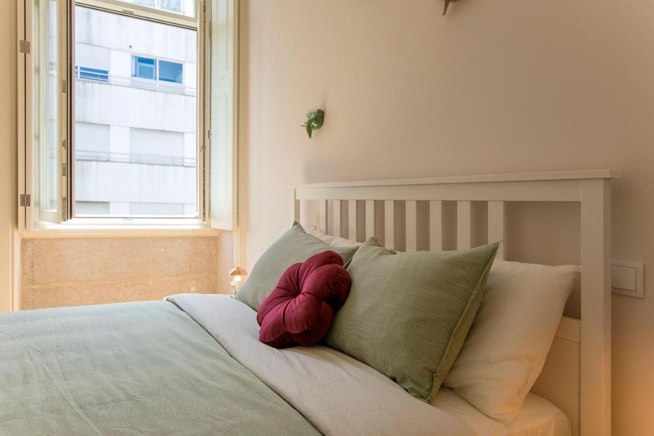 Lovelystay - 2Br Flat With Ac In Duque De Loule Porto Exterior photo