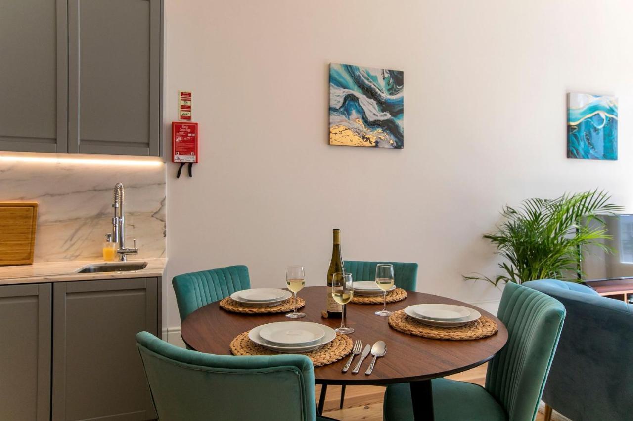 Lovelystay - 2Br Flat With Ac In Duque De Loule Porto Exterior photo
