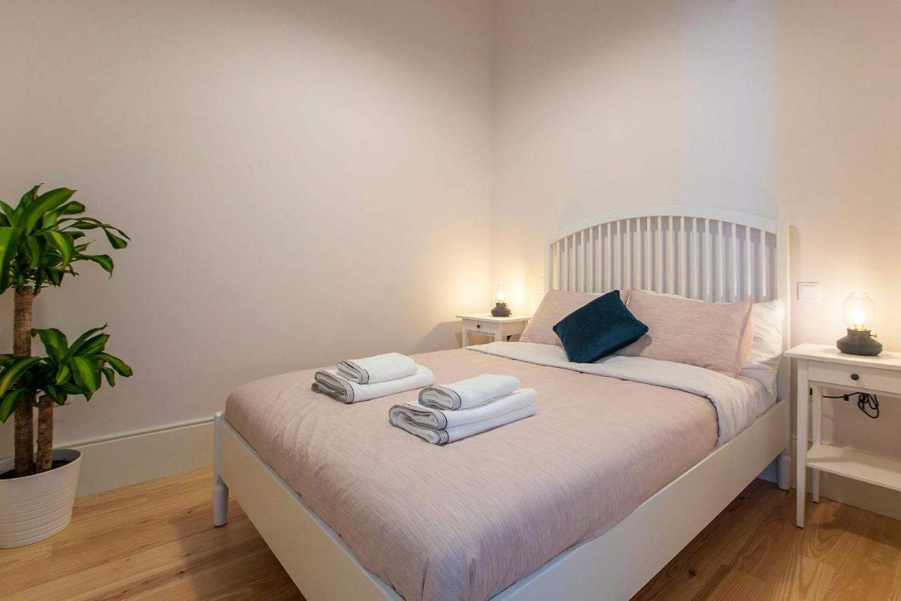 Lovelystay - 2Br Flat With Ac In Duque De Loule Porto Exterior photo