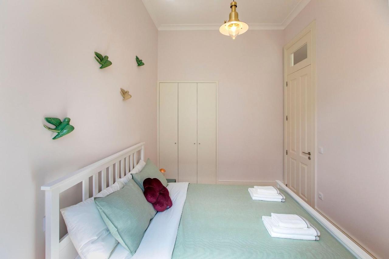 Lovelystay - 2Br Flat With Ac In Duque De Loule Porto Exterior photo