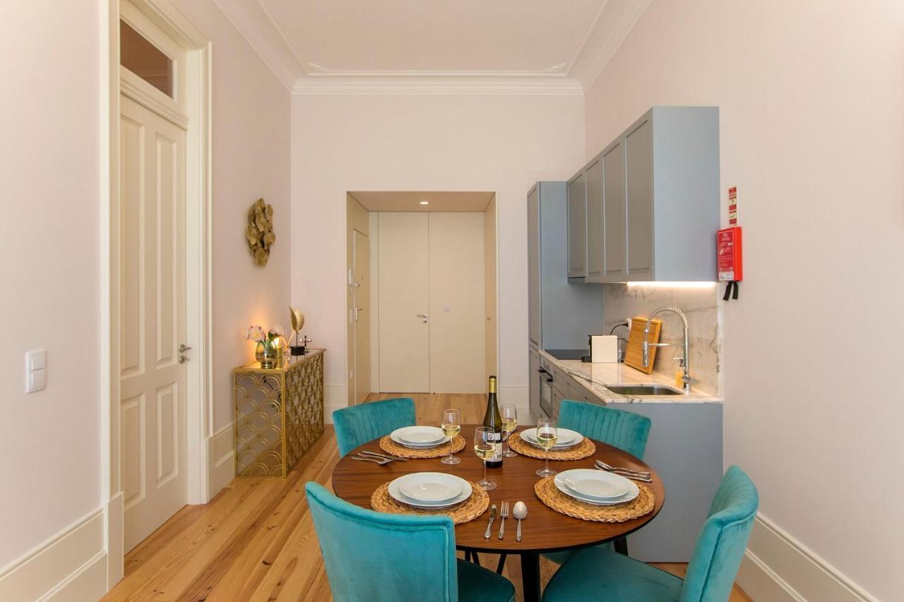 Lovelystay - 2Br Flat With Ac In Duque De Loule Porto Exterior photo