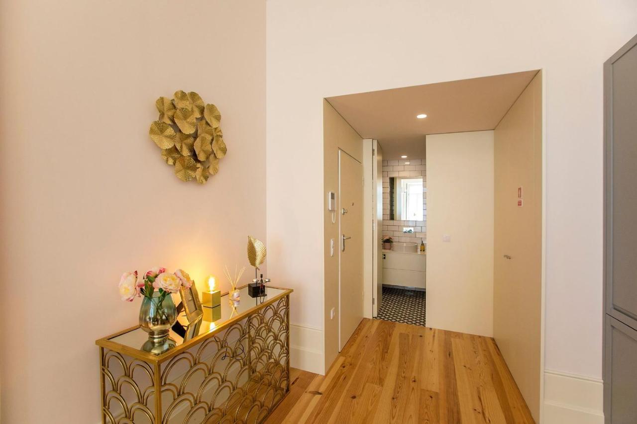 Lovelystay - 2Br Flat With Ac In Duque De Loule Porto Exterior photo