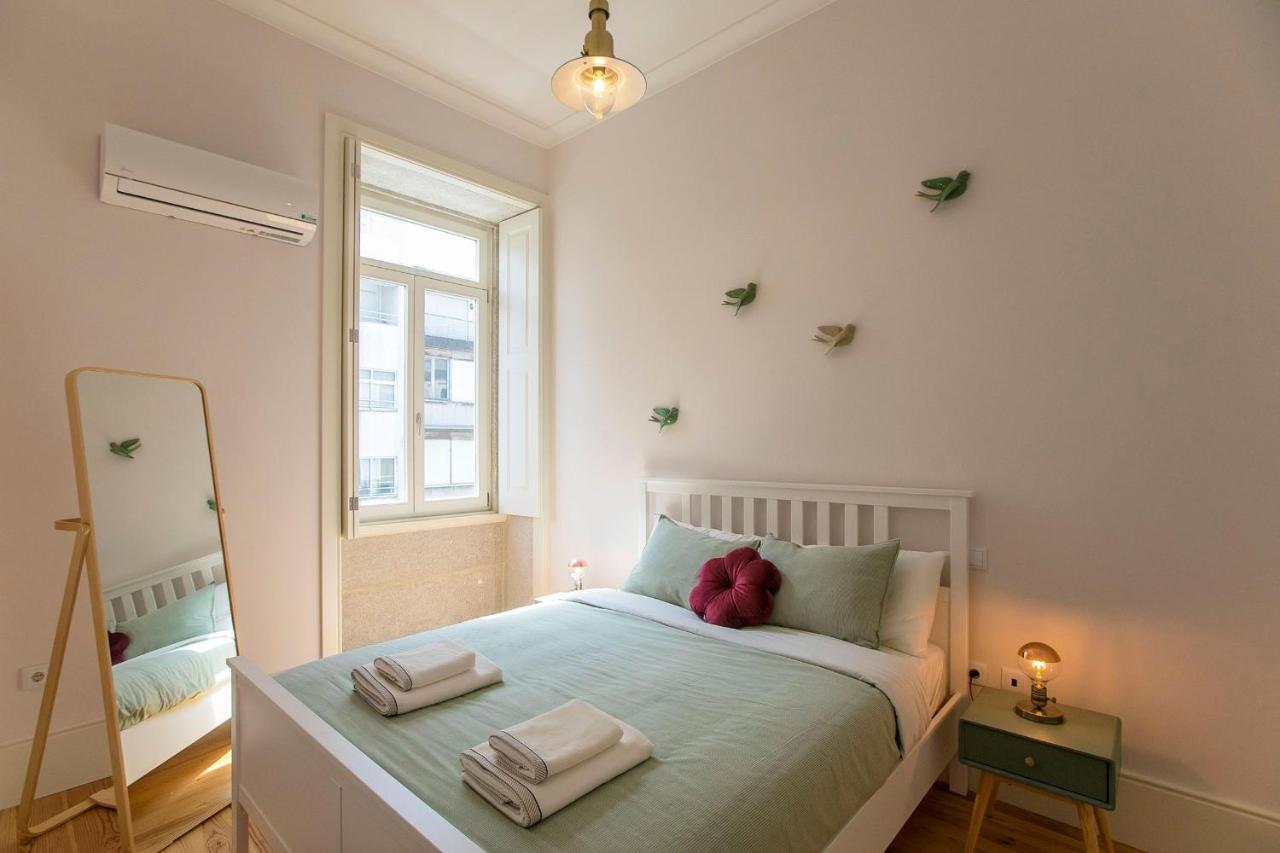 Lovelystay - 2Br Flat With Ac In Duque De Loule Porto Exterior photo