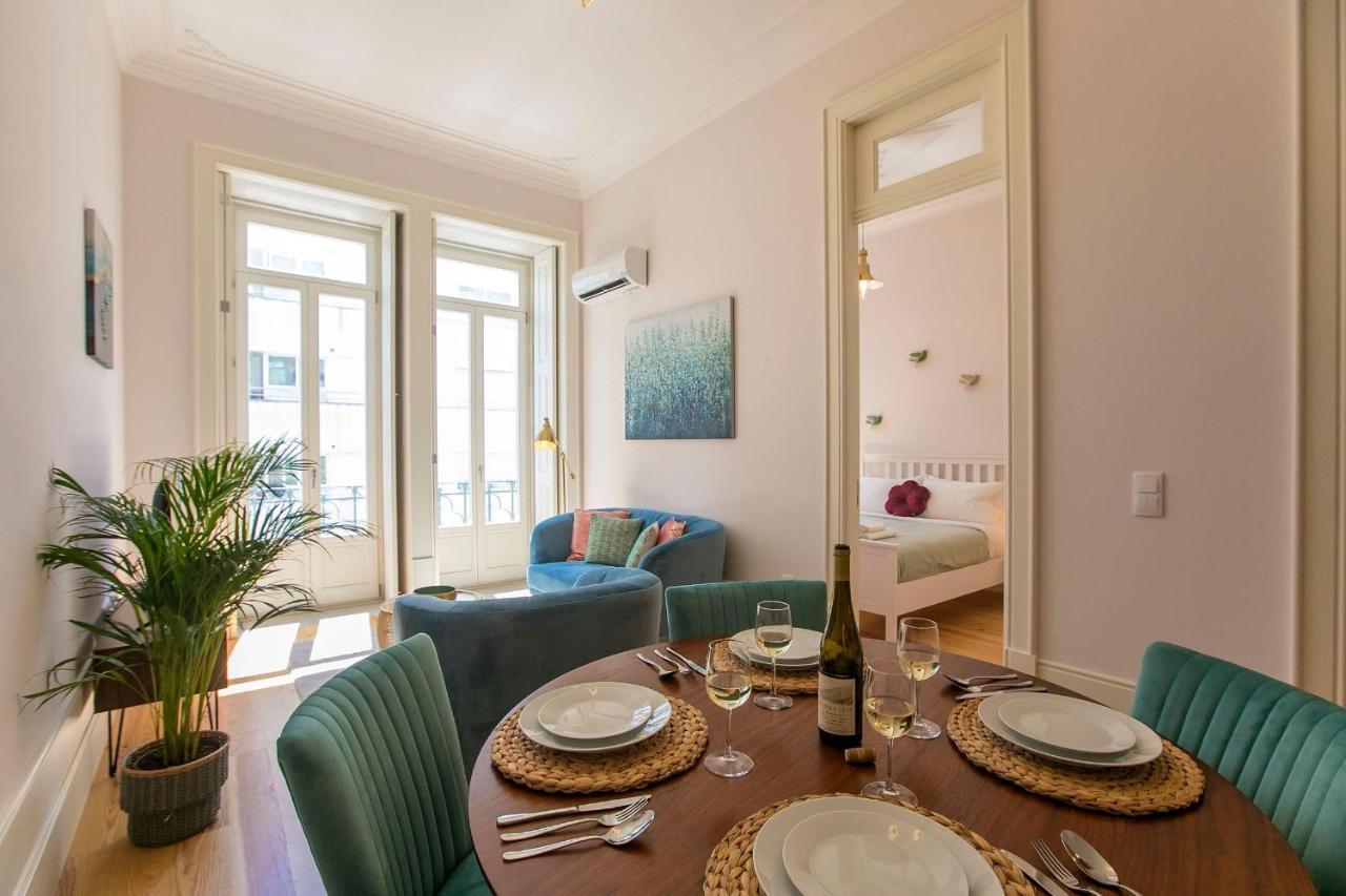 Lovelystay - 2Br Flat With Ac In Duque De Loule Porto Exterior photo